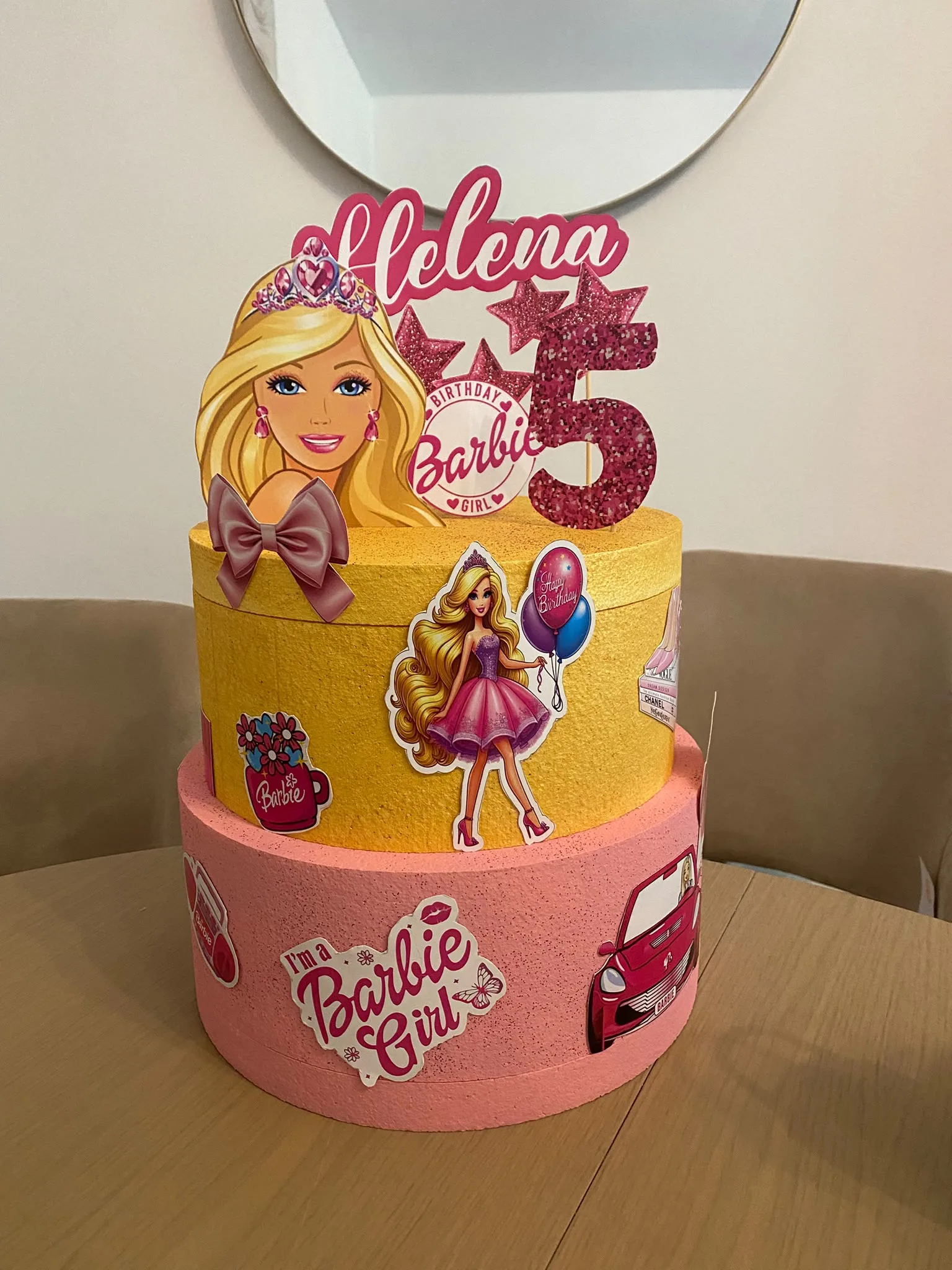 Torta od stiropora sa Barbie temom, imenom „Helena“ i brojem 5